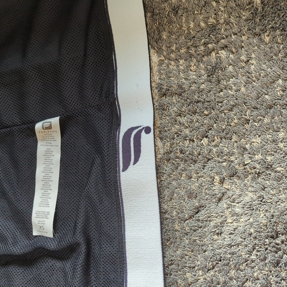 Fabletics Kennedy Vest Hooded Zip Up Jacket Windbreaker Sleeveless Size XS - Picture 12 of 14